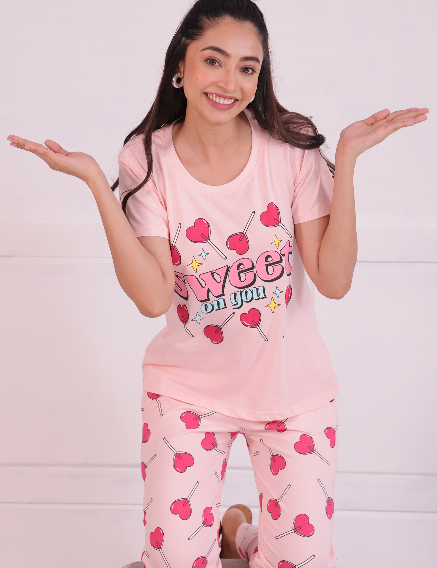 Heart-pop-tshirt-pyjama-set-6.webp