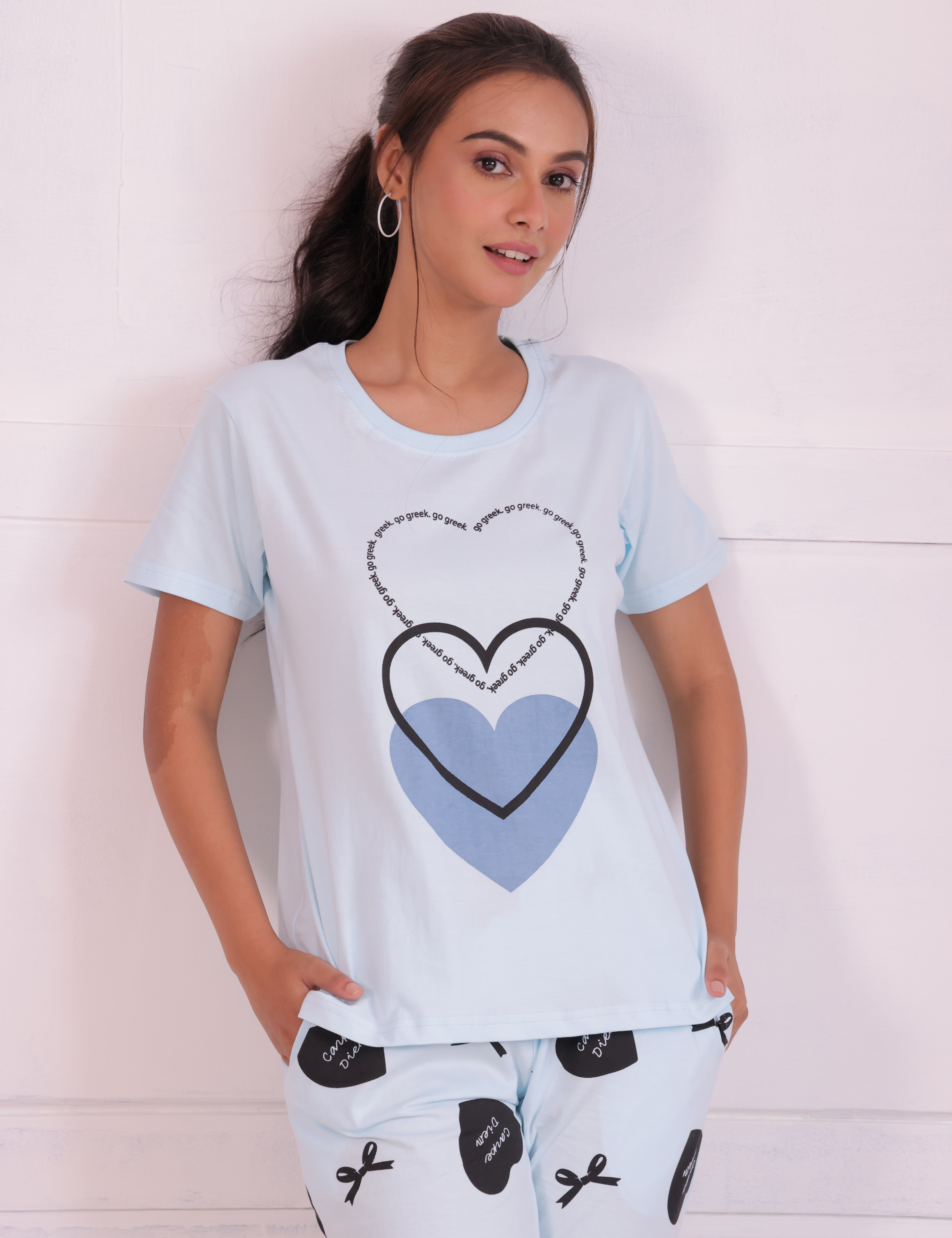 Stylish and trendy bows & heart print  white colour nightwear t-shirt pyjama Set by Napstory