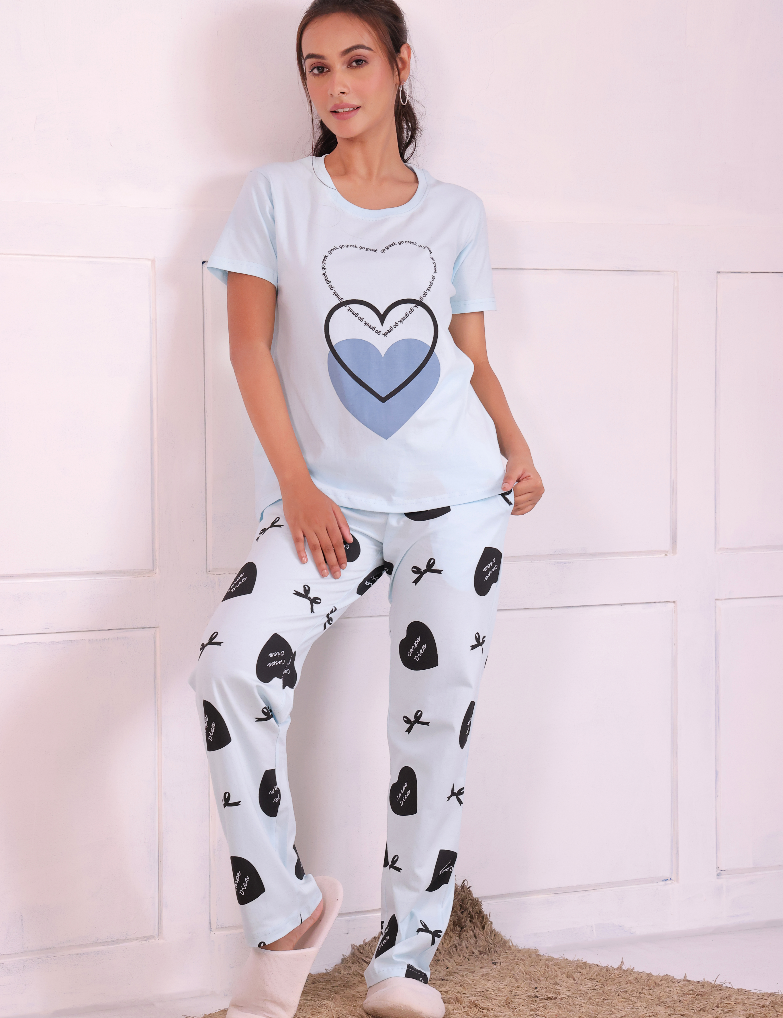 Stylish and trendy bows & heart print nightwear t-shirt pyjama Set by Napstory