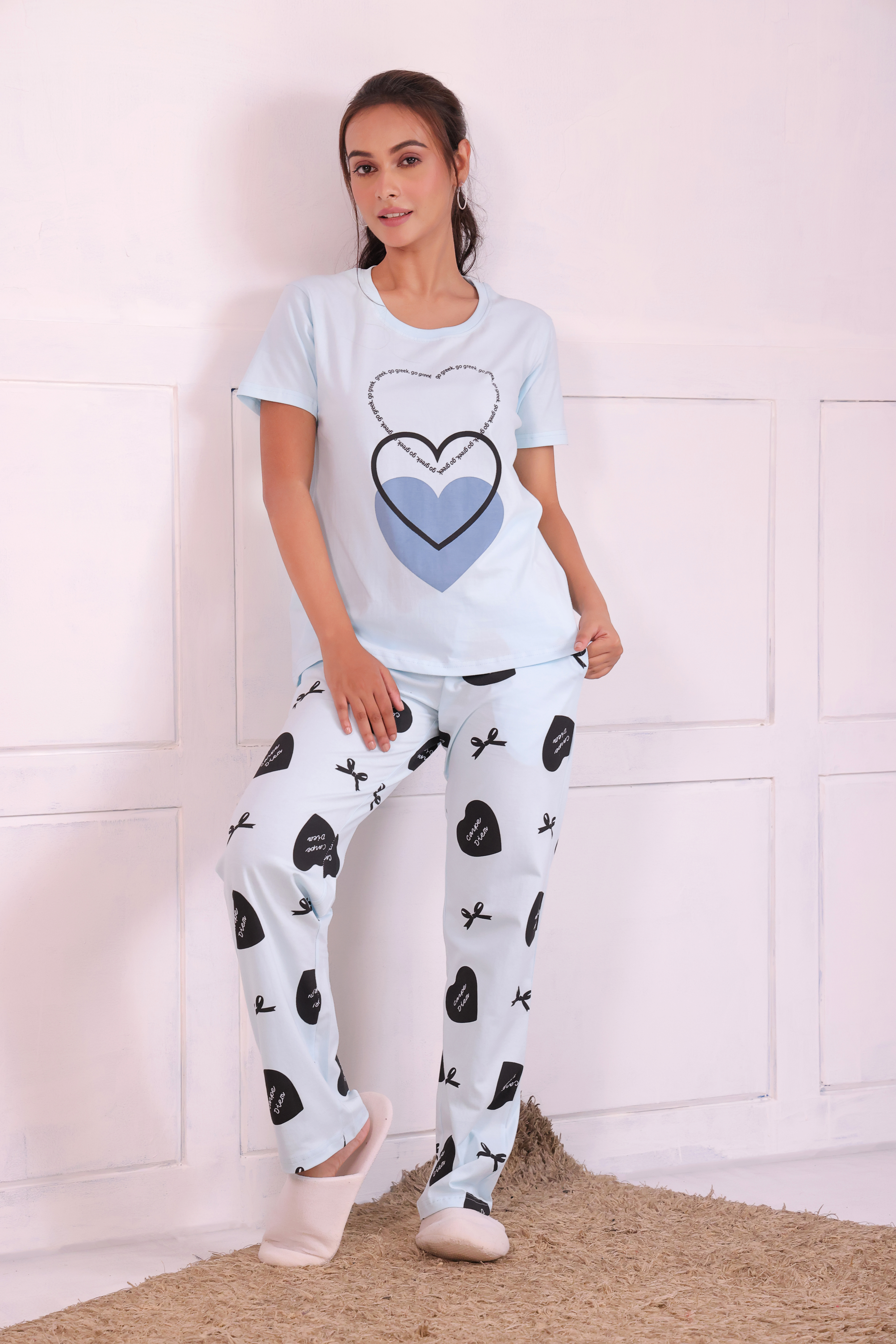 Stylish and trendy bows & heart print nightwear t-shirt pyjama Set by Napstory